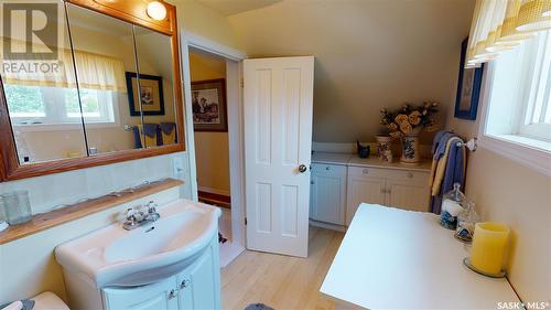 606 Mountain Street, Moosomin, SK - Indoor Photo Showing Bathroom