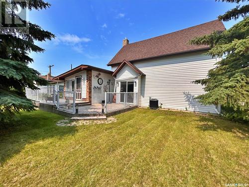 606 Mountain Street, Moosomin, SK - Outdoor With Deck Patio Veranda