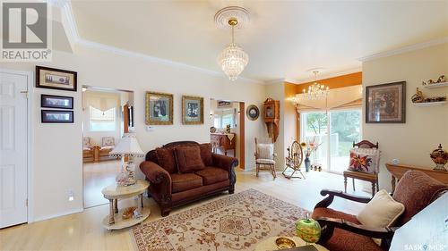 606 Mountain Street, Moosomin, SK - Indoor Photo Showing Living Room