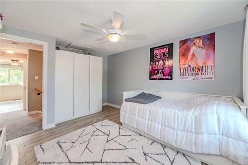 2420 Kirstie Court, Burlington, ON - Indoor Photo Showing Bedroom