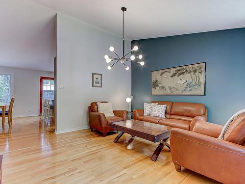 Living room - 1489 Rue Bourbeau, Saint-Bruno-De-Montarville, QC - Indoor Photo Showing Living Room