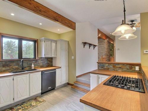 Overall view - 109 Rue Alix, Val-D'Or, QC - Indoor Photo Showing Kitchen With Double Sink