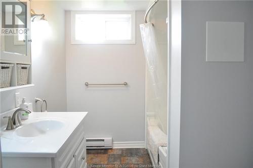 237 Broadway, Moncton, NB - Indoor Photo Showing Bathroom