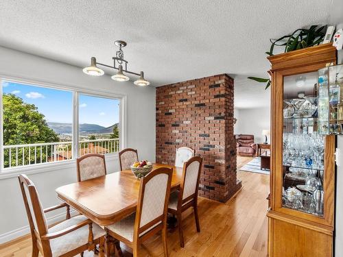 776 Springridge Place, Kamloops, BC - Indoor Photo Showing Dining Room