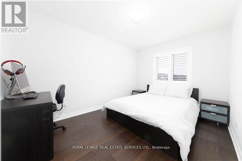 17 Narbonne Crescent, Hamilton (Stoney Creek Mountain), ON - Indoor Photo Showing Bedroom