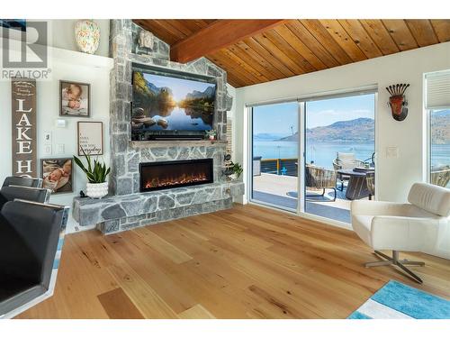 7192 Brent Road, Peachland, BC - Indoor Photo Showing Living Room With Fireplace