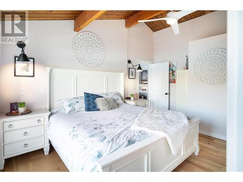 7192 Brent Road, Peachland, BC - Indoor Photo Showing Bedroom