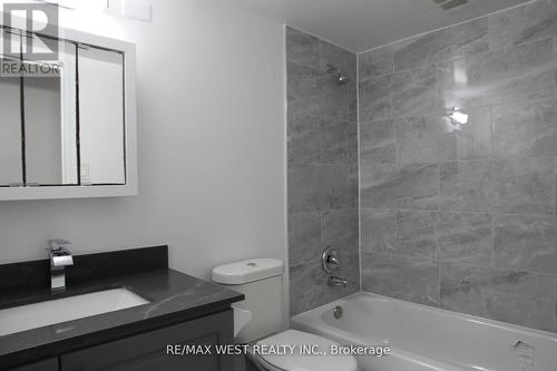 1108 - 1 Four Winds Drive, Toronto, ON - Indoor Photo Showing Bathroom