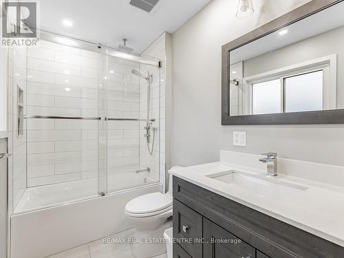 7429 Doverwood Drive, Mississauga, ON - Indoor Photo Showing Bathroom
