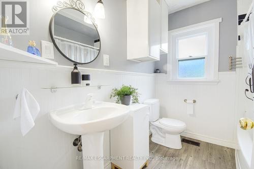 183 Grove Park Drive, Burlington (Lasalle), ON - Indoor Photo Showing Bathroom