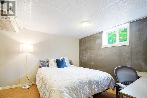 183 Grove Park Drive, Burlington (Lasalle), ON - Indoor Photo Showing Bedroom