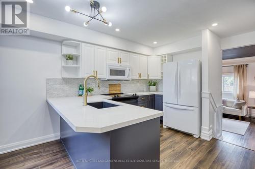 6174 Townwood Court, Mississauga, ON - Indoor Photo Showing Kitchen With Upgraded Kitchen