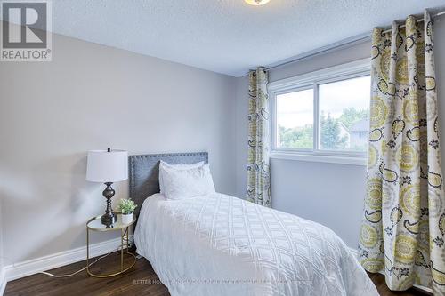 6174 Townwood Court, Mississauga, ON - Indoor Photo Showing Bedroom