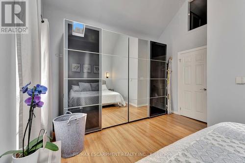 76 Oxford Street, Hamilton, ON - Indoor Photo Showing Bedroom