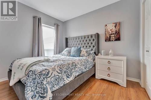 76 Oxford Street, Hamilton, ON - Indoor Photo Showing Bedroom