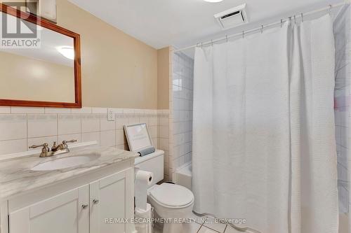 76 Oxford Street, Hamilton, ON - Indoor Photo Showing Bathroom