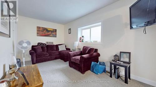 130 Nelson Street S, Gravenhurst, ON - Indoor Photo Showing Living Room