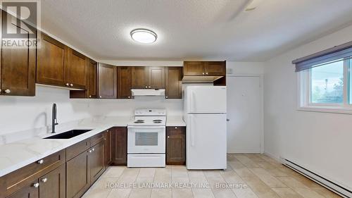 130 Nelson Street S, Gravenhurst, ON - Indoor Photo Showing Kitchen