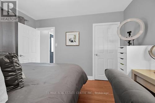 418 Upper Kenilworth Avenue, Hamilton, ON - Indoor Photo Showing Bedroom