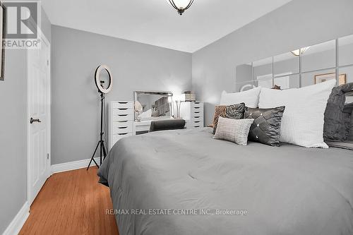 418 Upper Kenilworth Avenue, Hamilton, ON - Indoor Photo Showing Bedroom