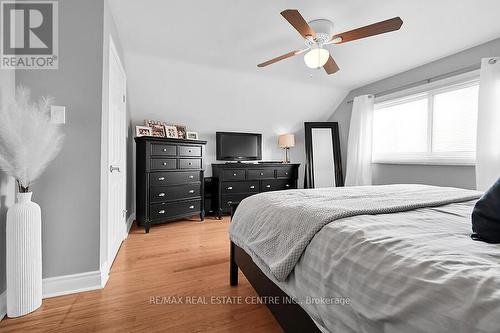 418 Upper Kenilworth Avenue, Hamilton, ON - Indoor Photo Showing Bedroom