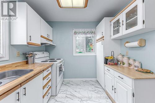 330 Browning Trail, Barrie, ON - Indoor Photo Showing Kitchen With Double Sink