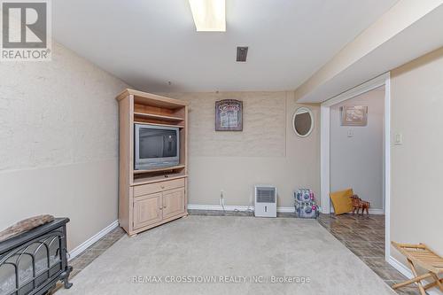 330 Browning Trail, Barrie, ON - Indoor Photo Showing Other Room