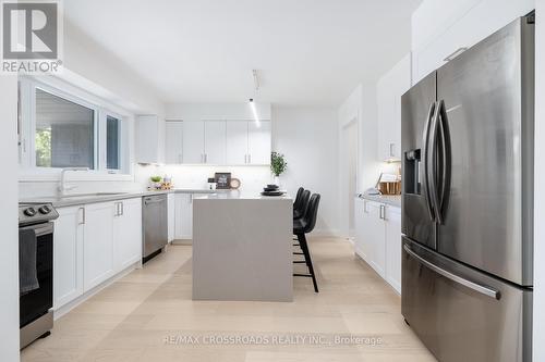 36 Queen Street, Barrie, ON - Indoor Photo Showing Kitchen