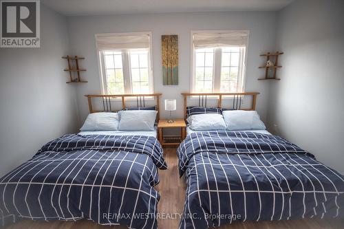 11 - 11 Royalton Lane, Collingwood, ON - Indoor Photo Showing Bedroom