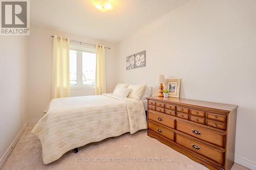 19 Pearcey Crescent, Barrie, ON - Indoor Photo Showing Bedroom