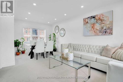 118 Battalion Road, Brampton, ON - Indoor Photo Showing Living Room