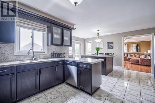 1348 Pilgrims Way, Oakville, ON - Indoor Photo Showing Kitchen