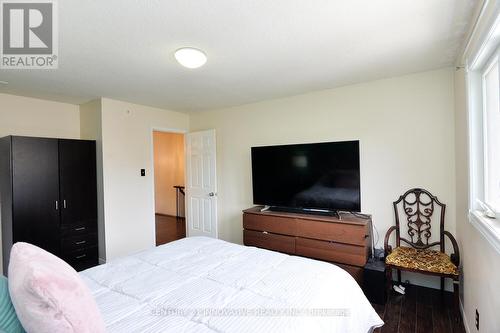 48 Majestic Crescent, Brampton, ON - Indoor Photo Showing Bedroom