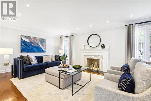 2072 Chippewa Trail, Mississauga, ON - Indoor Photo Showing Living Room With Fireplace