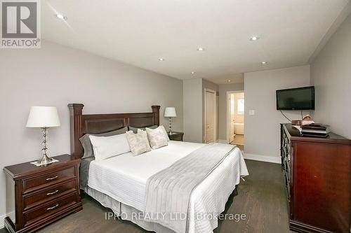 6373 Donway Drive, Mississauga, ON - Indoor Photo Showing Bedroom