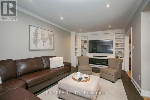 6373 Donway Drive, Mississauga, ON - Indoor Photo Showing Living Room