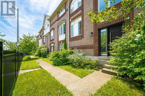 39 - 199 Hillcrest Avenue, Mississauga, ON - Outdoor