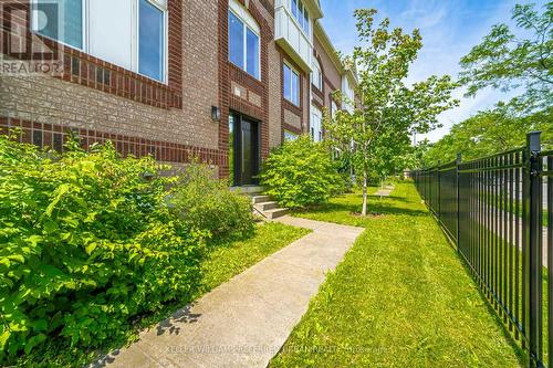 39 - 199 Hillcrest Avenue, Mississauga, ON - Outdoor