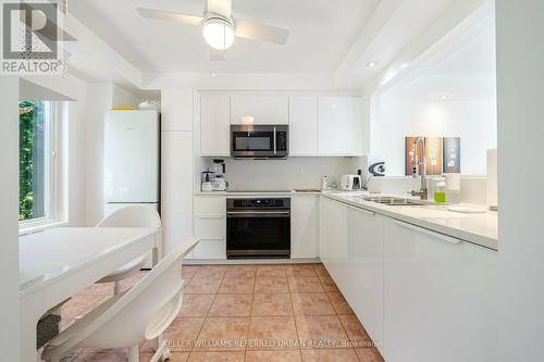 39 - 199 Hillcrest Avenue, Mississauga, ON - Indoor Photo Showing Kitchen