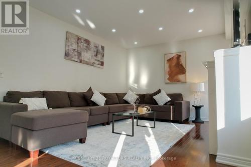 28 Russell Creek Drive, Brampton, ON - Indoor Photo Showing Living Room