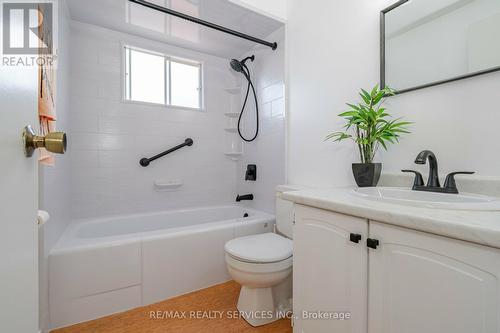 198 Martindale Crescent, Brampton, ON - Indoor Photo Showing Bathroom