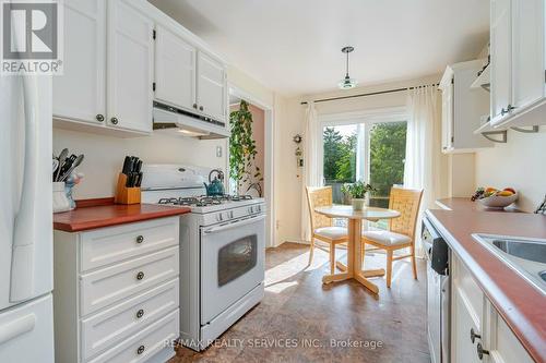 198 Martindale Crescent, Brampton, ON - Indoor Photo Showing Kitchen