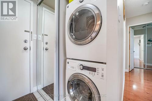 611 - 2550 Lawrence Avenue E, Toronto, ON - Indoor Photo Showing Laundry Room