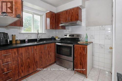 31 Birkdale Road, Toronto E09, ON - Indoor Photo Showing Kitchen