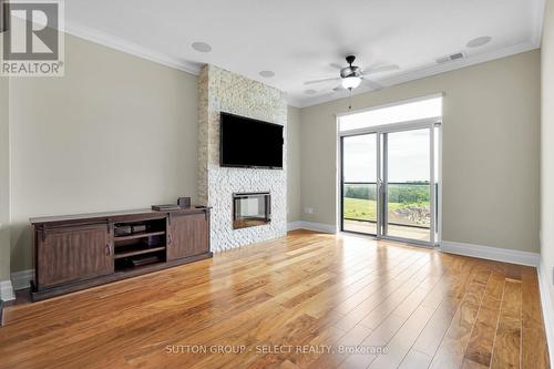 1303 - 240 Villagewalk Boulevard, London, ON - Indoor Photo Showing Living Room With Fireplace