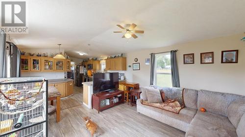 2283 Heaton Road, Quesnel, BC - Indoor Photo Showing Living Room