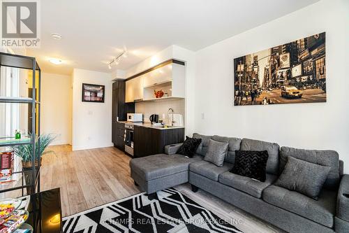 305 - 159 Wellesley Street E, Toronto, ON - Indoor Photo Showing Living Room