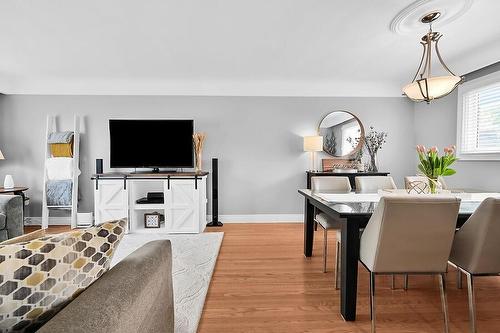 418 Upper Kenilworth Avenue, Hamilton, ON - Indoor Photo Showing Dining Room