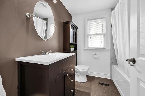 418 Upper Kenilworth Avenue, Hamilton, ON - Indoor Photo Showing Bathroom