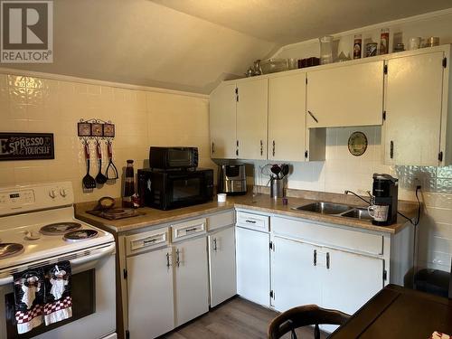 311 North St, Sault Ste. Marie, ON - Indoor Photo Showing Kitchen With Double Sink